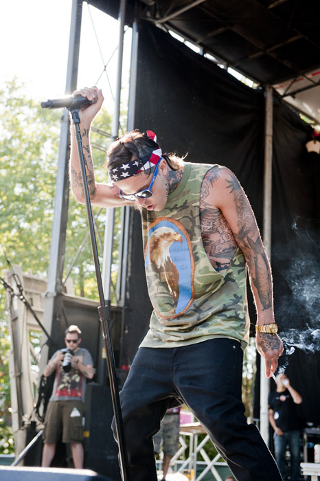 The sun stayed out for another day, and Tony Bennett, Yelawolf and