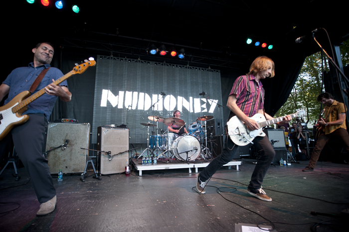 The sun stayed out for another day, and Tony Bennett, Yelawolf and