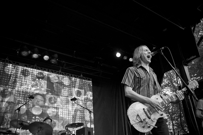 The sun stayed out for another day, and Tony Bennett, Yelawolf and