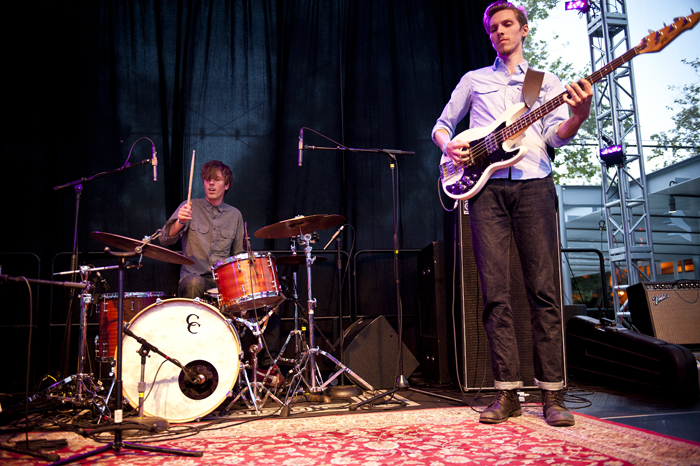 The sun stayed out for another day, and Tony Bennett, Yelawolf and