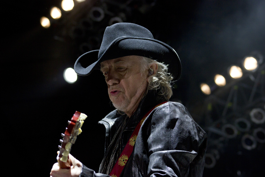 Steven Tyler, Joe Perry and company weaved the dreams of adoring children