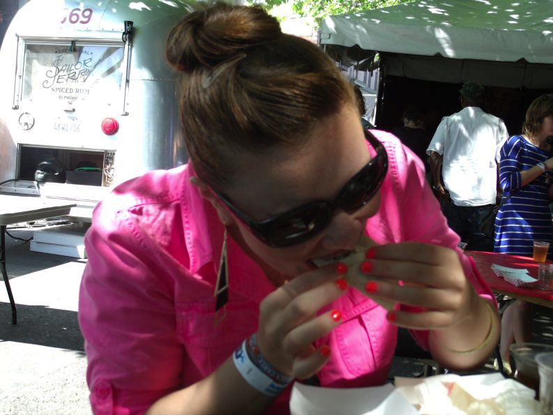 Stephanie from Federal Way takes down a Poquitos picked onion and pork taco VIP style.