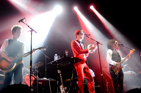 Mayer Hawthorne and the County follow Kimbra.