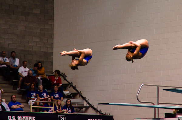 Abby Johnston (Duke Aquatics) and Kelci Bryant (Minnesota Diving Academy).