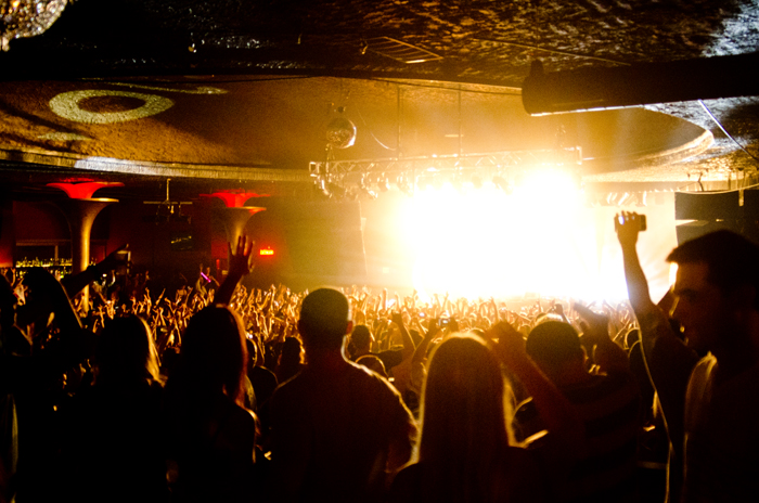 It had seemed packed before, but as Porter came on stage, the crowd only got bigger.