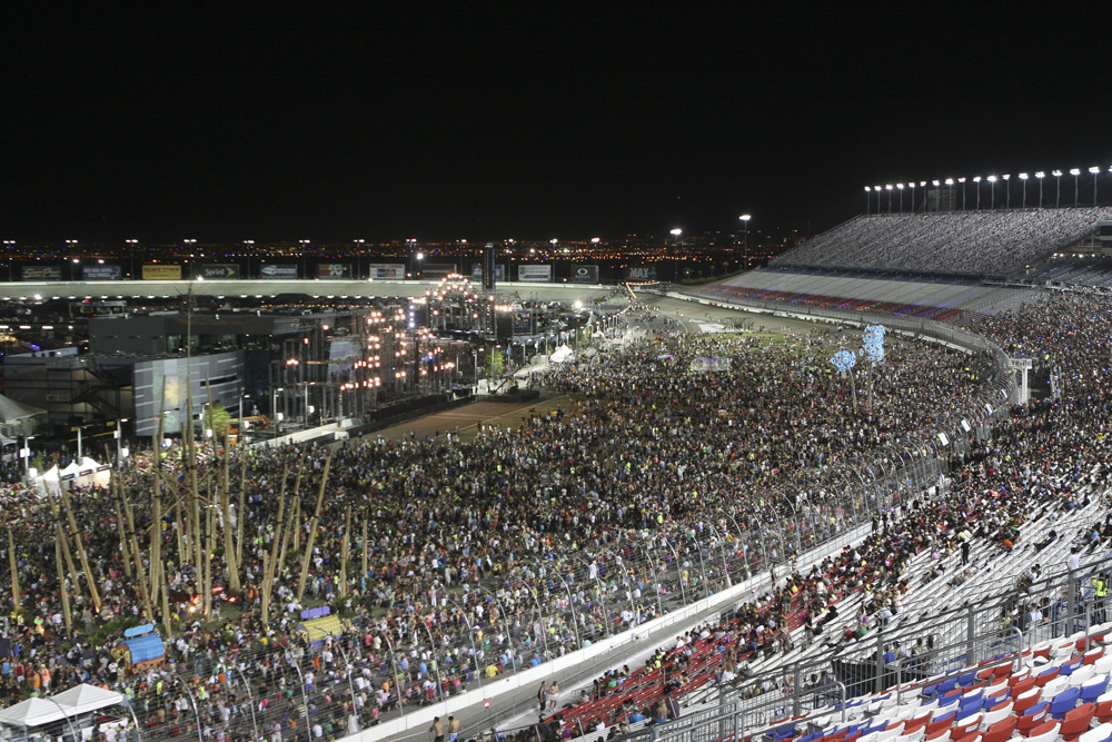 The Electric Daisy Carnival Saturday evening was suppose to be the best