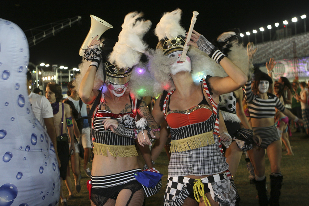 The Electric Daisy Carnival Saturday evening was suppose to be the best