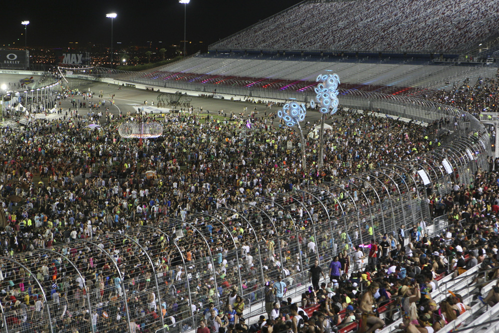 The Electric Daisy Carnival Saturday evening was suppose to be the best