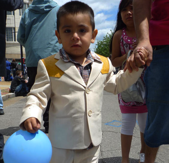 Another thing they have in common: dressed-up cute kids.