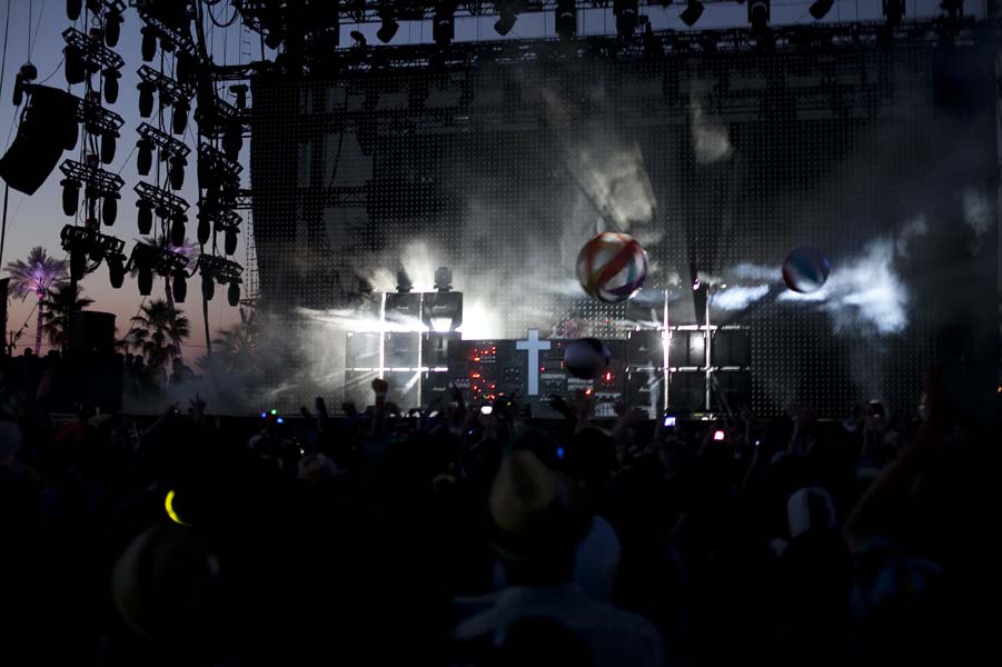 Checking out the performances from Sunday, April 22 a Coachella, including First