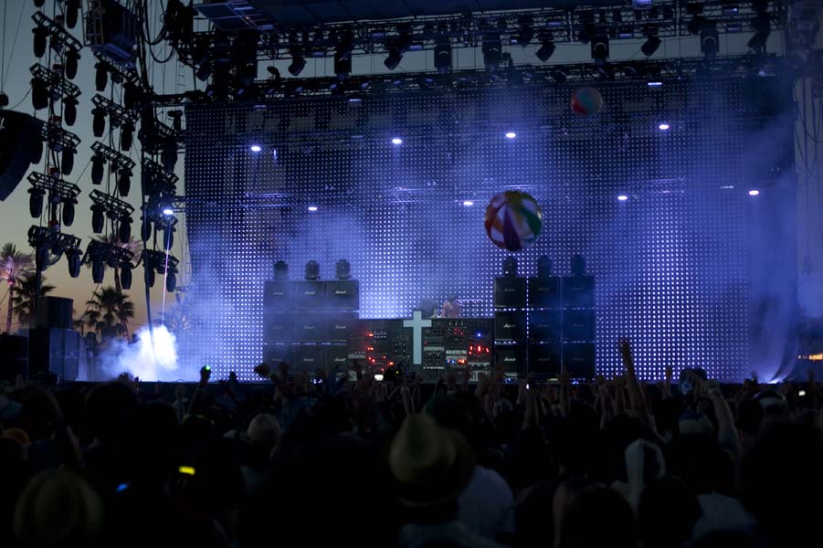 Checking out the performances from Sunday, April 22 a Coachella, including First