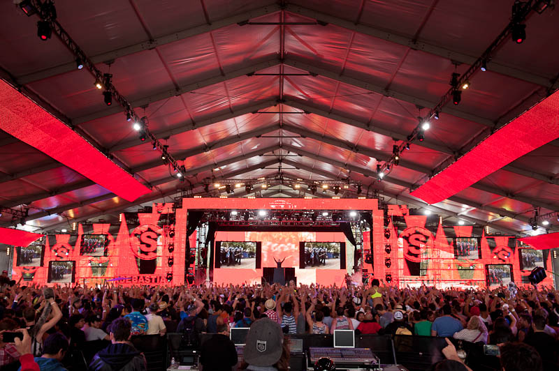 There were four kinds of people at Coachella Friday: People trying to