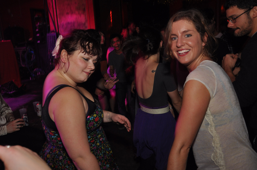 The floor was packed and sweaty soon after 11pm!