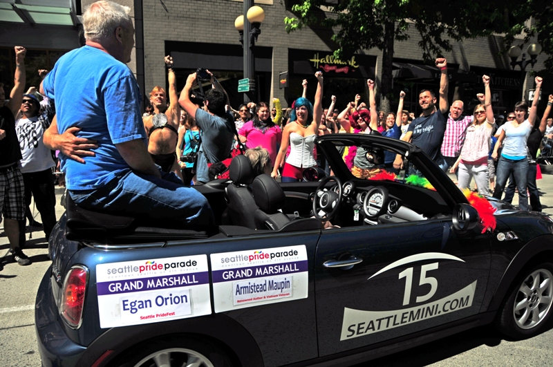 ...with many of those who danced in Seattle's Glee- themed flash mob this spring.