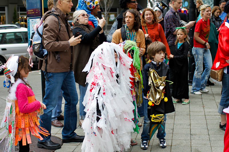 Cinco de Mayo got a lot brighter last night when Nick Cave