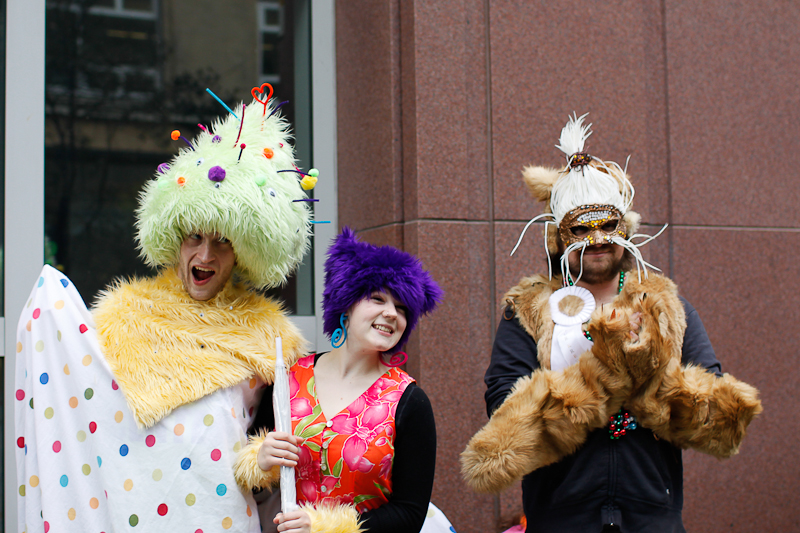 Cinco de Mayo got a lot brighter last night when Nick Cave