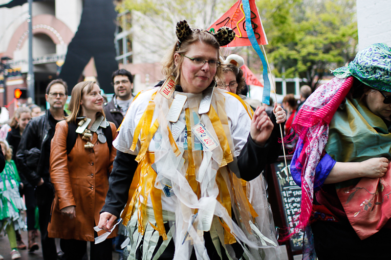 Cinco de Mayo got a lot brighter last night when Nick Cave