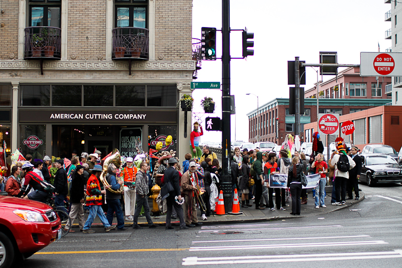 Cinco de Mayo got a lot brighter last night when Nick Cave