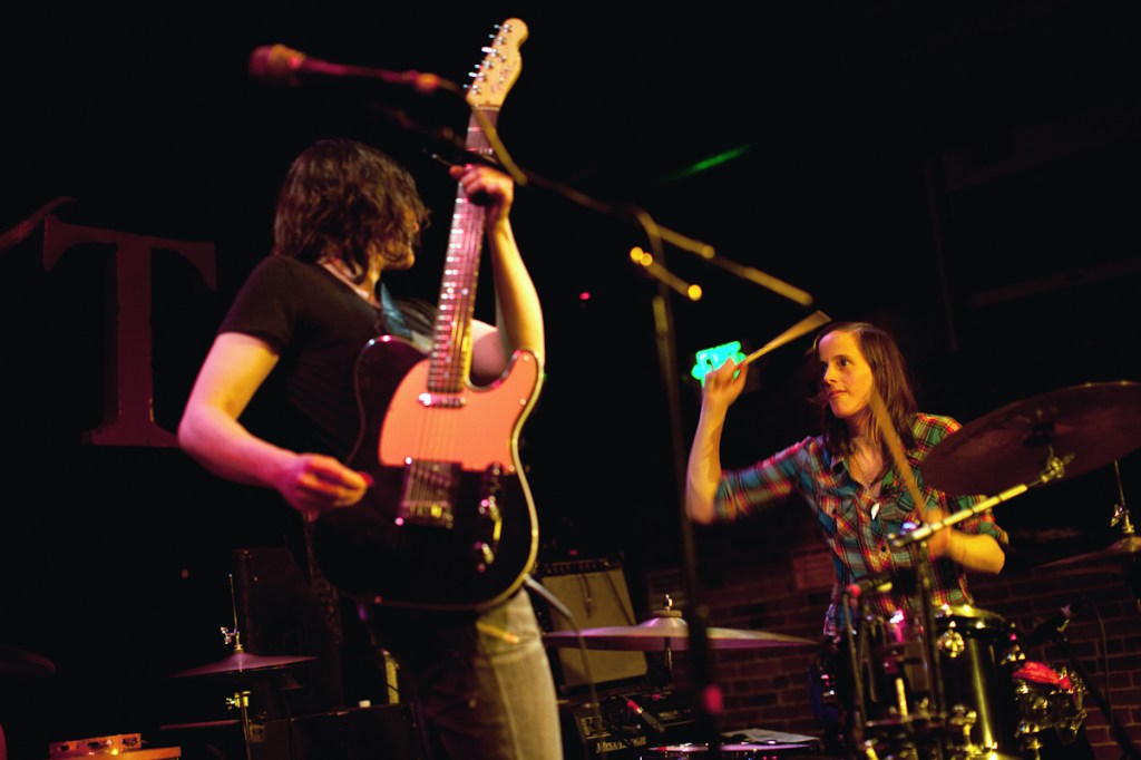 With an opening from Betsy Olson and Family Band, Phosphorescent played a