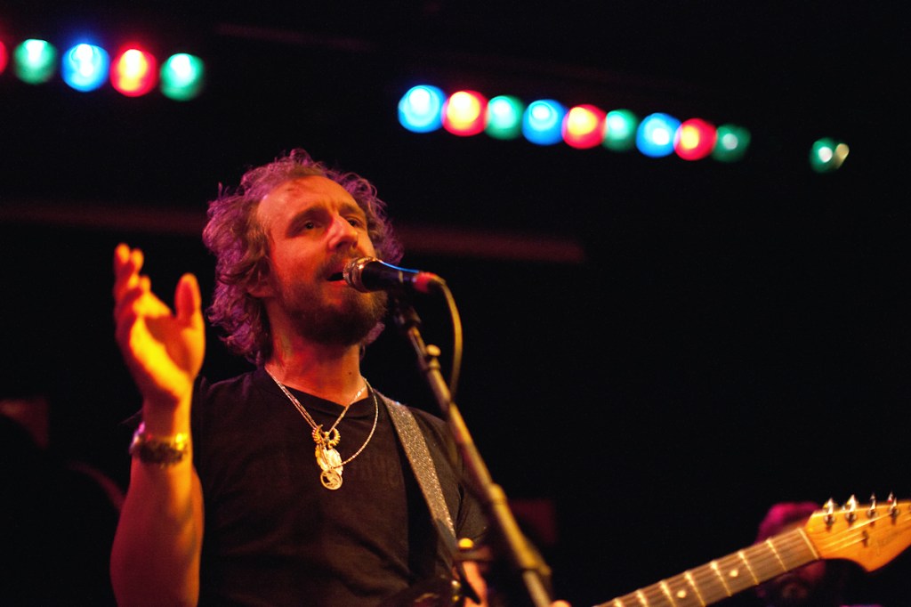 With an opening from Betsy Olson and Family Band, Phosphorescent played a