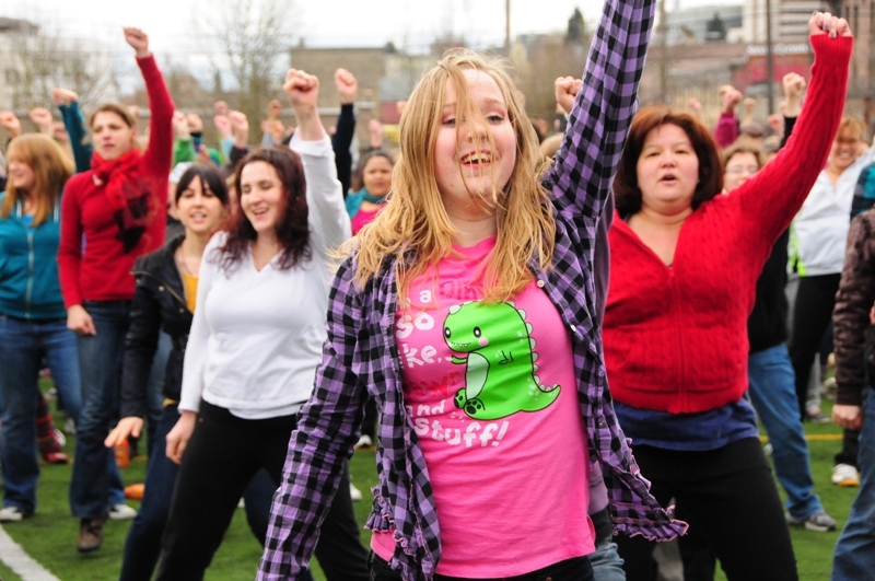 Seattle loves its flash mobs! This weekend, 1100-1200 mobbers participated in Seattle's