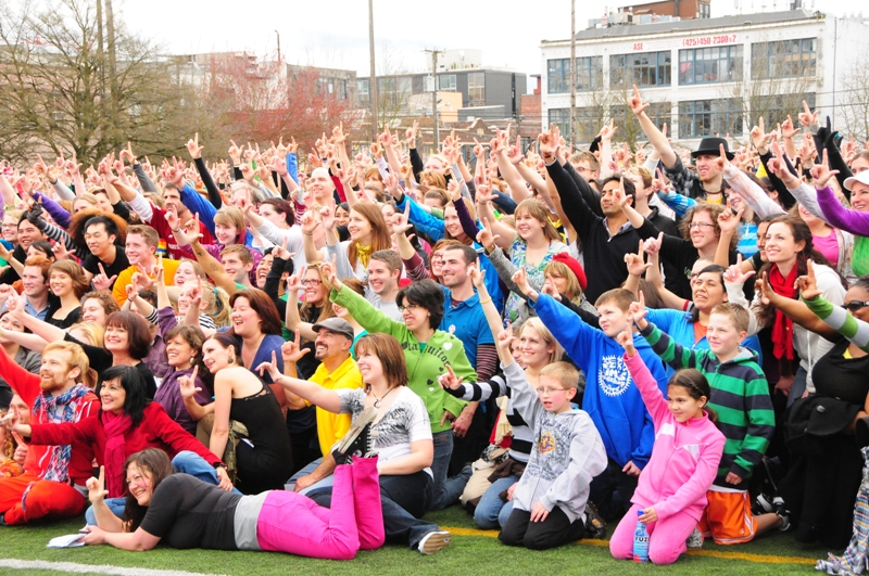 Seattle loves its flash mobs! This weekend, 1100-1200 mobbers participated in Seattle's