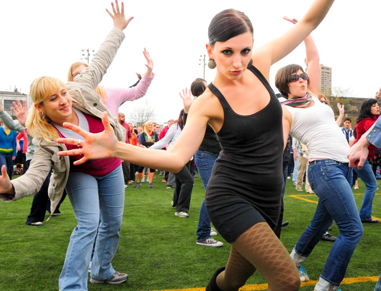 Seattle loves its flash mobs! This weekend, 1100-1200 mobbers participated in Seattle's
