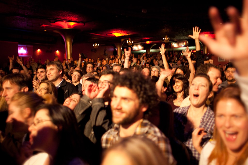 Still a serial lady killer, Rhett Miller and the boys from Texas