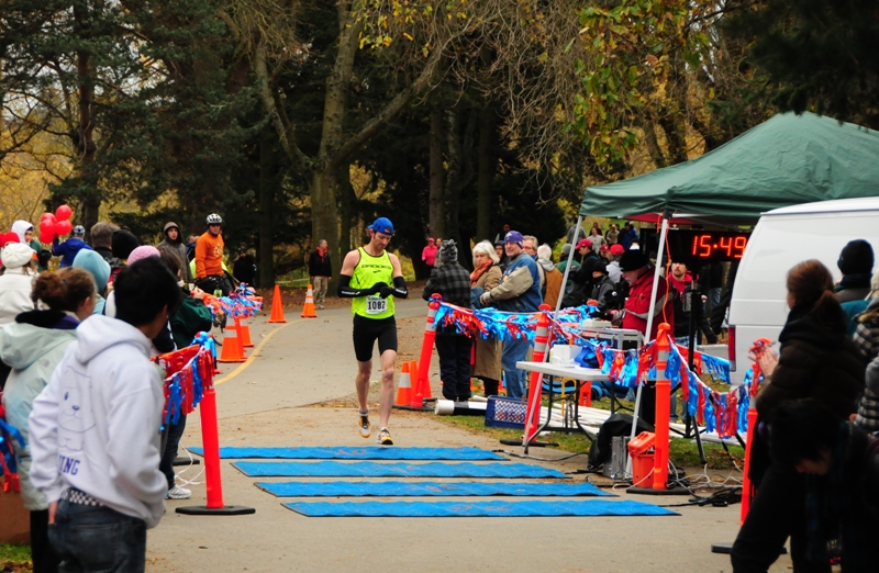 First across the finish line was Steve Dekoker, whose official time was 15 minutes 47 seconds.