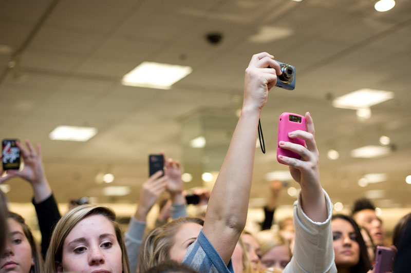 Kim Kardashian made an appearance at the Bellevue Square Nordstrom yesterday and