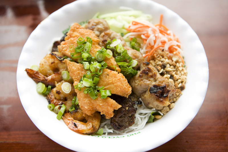 Bun Cyclo (Thit, Tom, Nem, Chao Tom)    Cyclo rice noodle combination with pork, shrimp, meatball, and shrimp cake