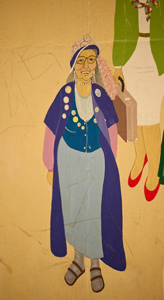 Pike Place's Mae West: Nicknamed for the sultry starlet of the 1920s and 30s, Pike Place's Mae West was a true character. Although she looked like someone's grandma, she had no qualms about striding up to a handsome man at the market and quipping, My left leg is Thanksgiving, my right leg is Christmas. Why don't you meet me in between for the holidays?