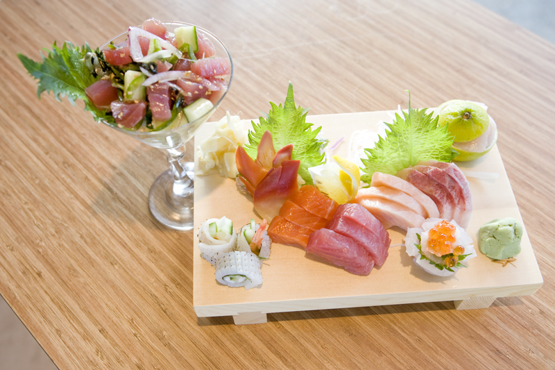 Small Platter ChefaE™s choice of assorted Sashimi or Nigiri.