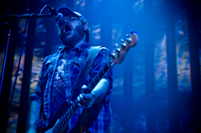 "Neko started her mainstage set a little shakily -- she looked great,