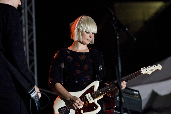 "Neko started her mainstage set a little shakily -- she looked great,