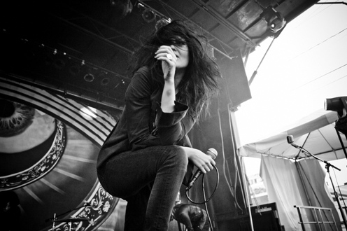 Everyone has a crush on Alison Mosshart. Everyone.