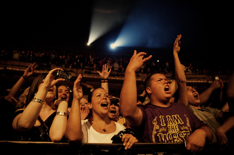 Snoop Dogg and Ice Cub lit up the Paramount last night. Fo'