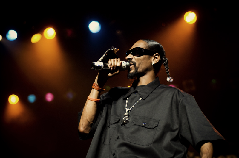 Snoop Dogg and Ice Cub lit up the Paramount last night. Fo'