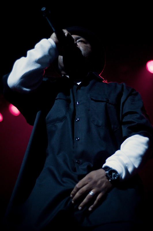 Snoop Dogg and Ice Cub lit up the Paramount last night. Fo'