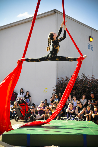 The sun finally came out to grace artists and art lovers at