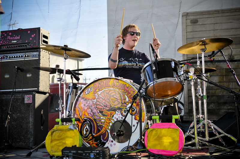 The sun finally came out to grace artists and art lovers at