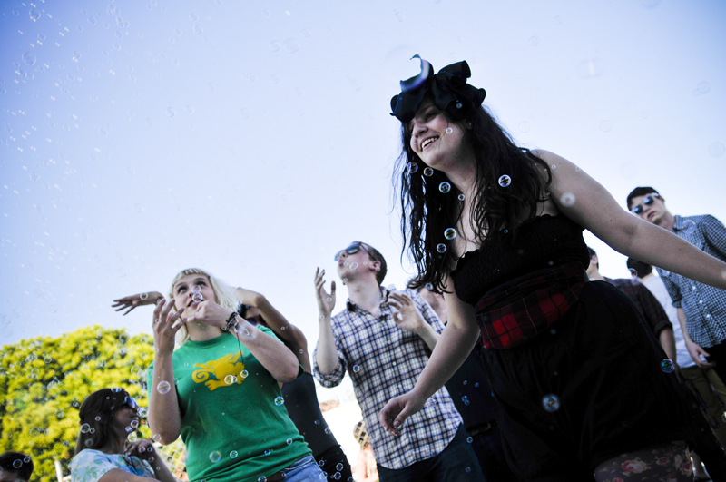 The sun finally came out to grace artists and art lovers at