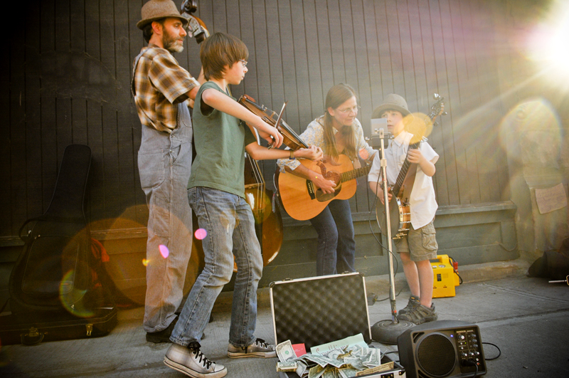 The sun finally came out to grace artists and art lovers at