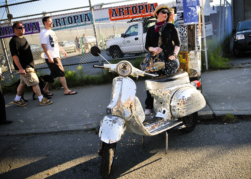 The sun finally came out to grace artists and art lovers at