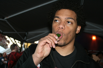 The rain did little to dampen the spirits of Cinco de Drinko