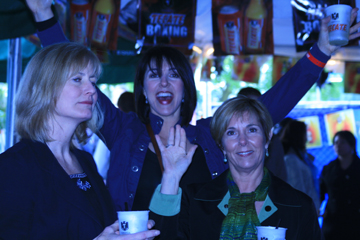 The rain did little to dampen the spirits of Cinco de Drinko