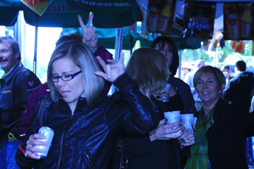 The rain did little to dampen the spirits of Cinco de Drinko