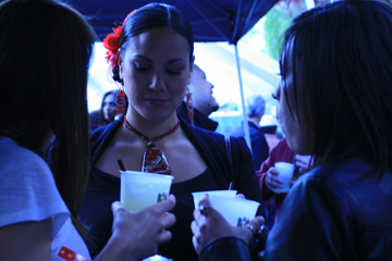 The rain did little to dampen the spirits of Cinco de Drinko