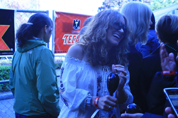 The rain did little to dampen the spirits of Cinco de Drinko