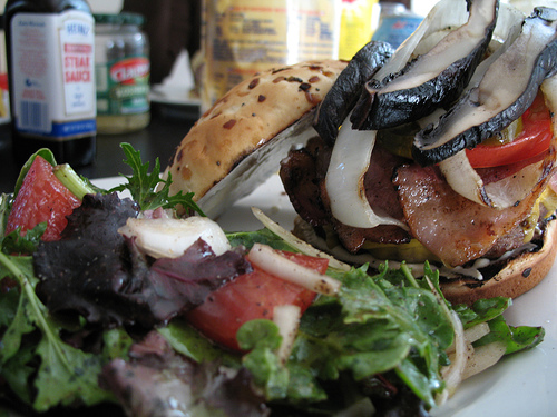 I want to eat at this guy's house.